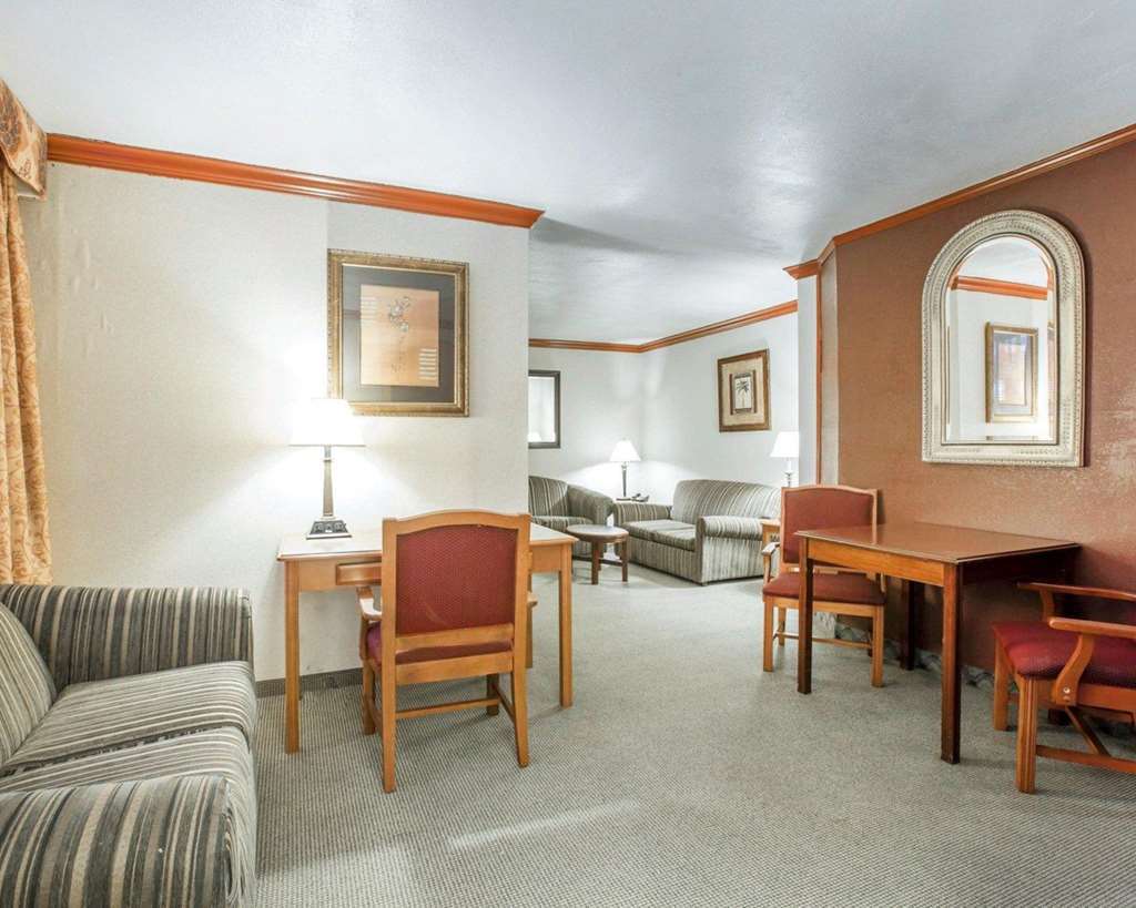 Clarion Inn Conference Center 모데스토 외부 사진