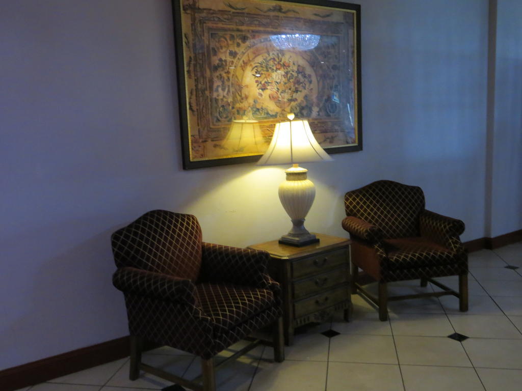 Clarion Inn Conference Center 모데스토 외부 사진