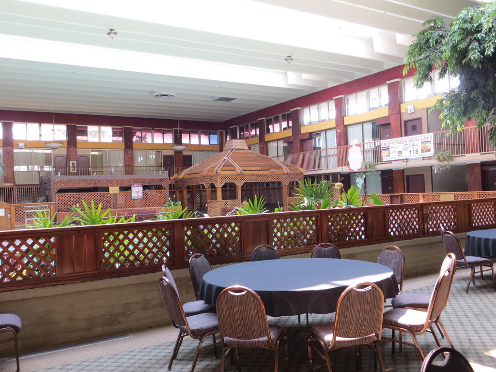Clarion Inn Conference Center 모데스토 외부 사진