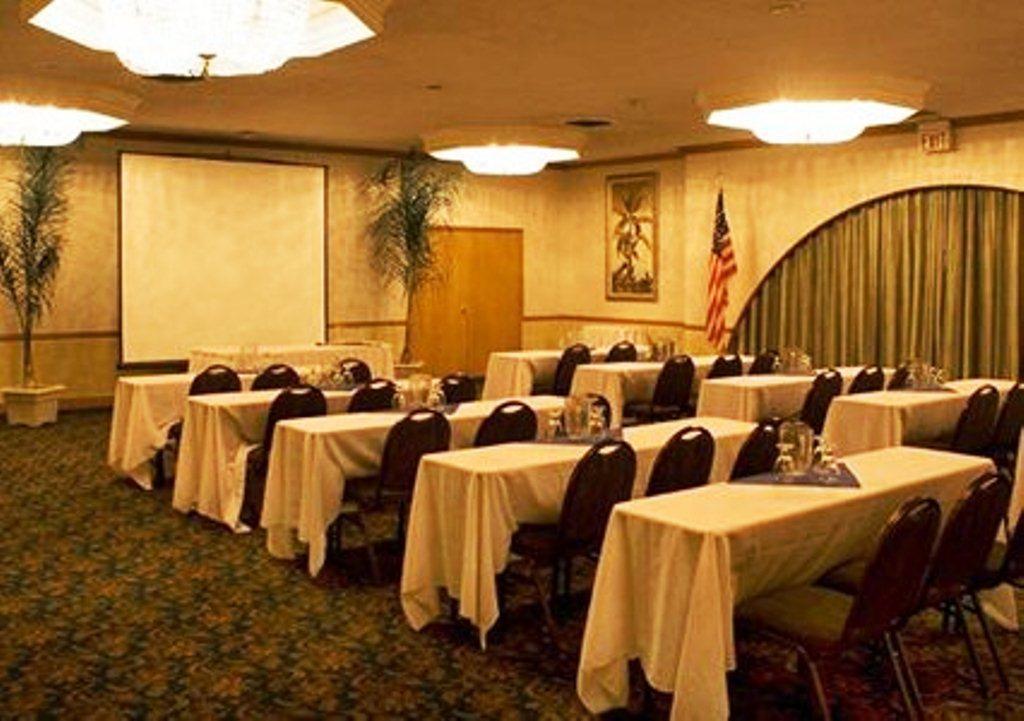 Clarion Inn Conference Center 모데스토 외부 사진